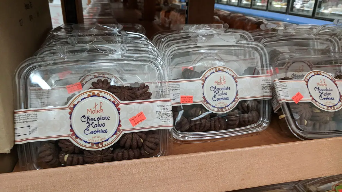 Warrens Bakery – bakery in Slough town centre